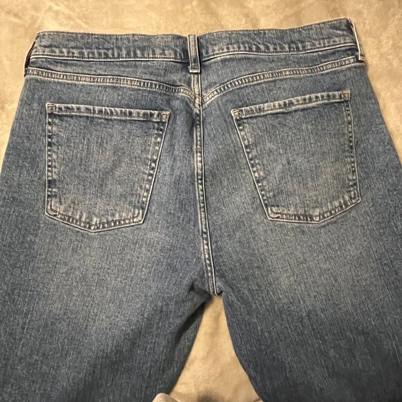 GENTLY USED} Old Navy Women's Mid-Rise Boysfriend Jeans, Stonewash, Size 14 - Picture 2 of 7